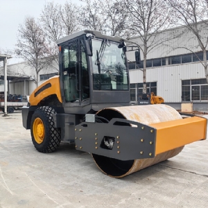 座驾压路机STS08